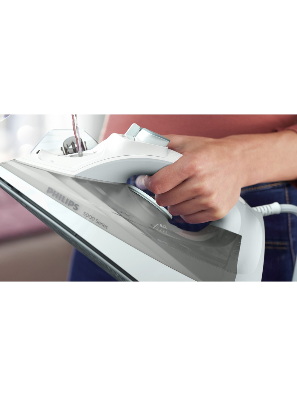 resimler/genel/Philips 5000 Serisi Buharlı Ütü, 2400W, 160 g Şok Buhar, SteamGlide Plus Taban, Dikey Buhar Püskürtme, DST501010
